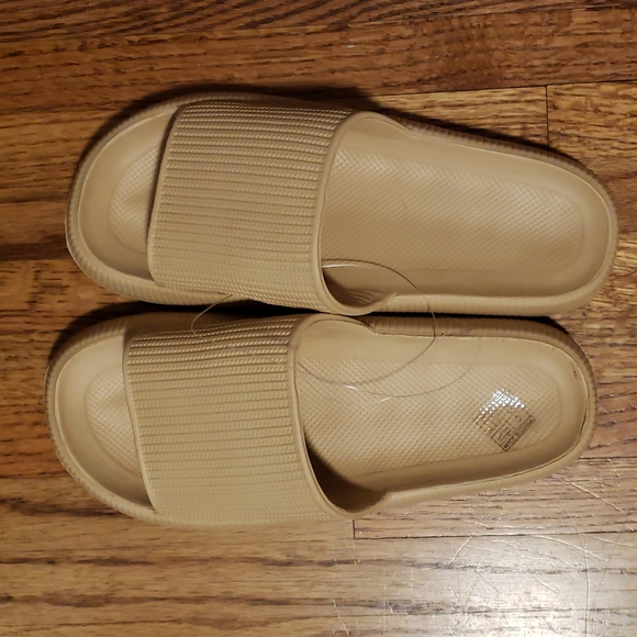 Tan/beige sandals - Picture 1 of 3